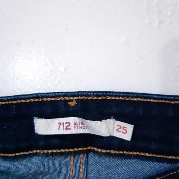 Levis 712 Dark Wash Slim Leg Like New - Picture 12 of 13